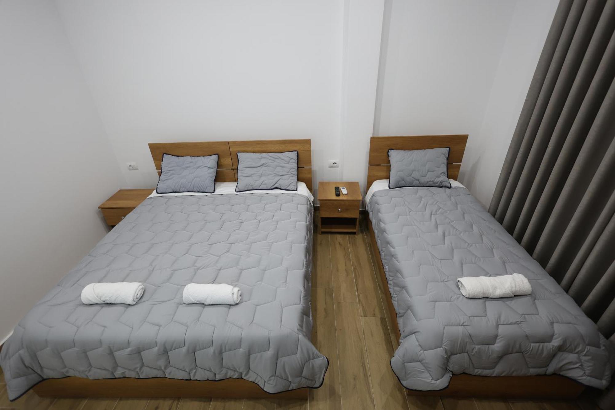 Guesthouse Aurel เบราท ภายนอก รูปภาพ
