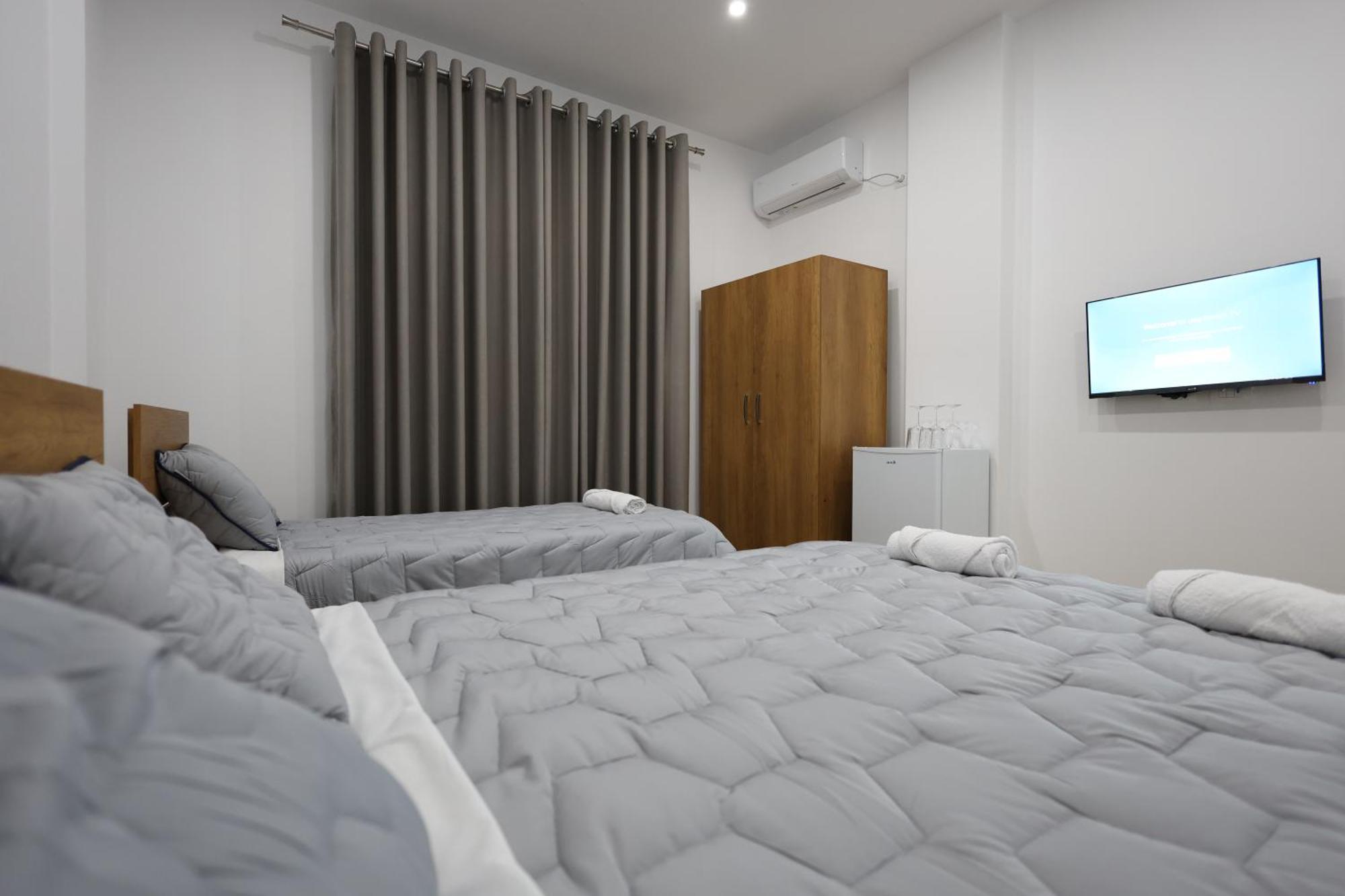 Guesthouse Aurel เบราท ภายนอก รูปภาพ
