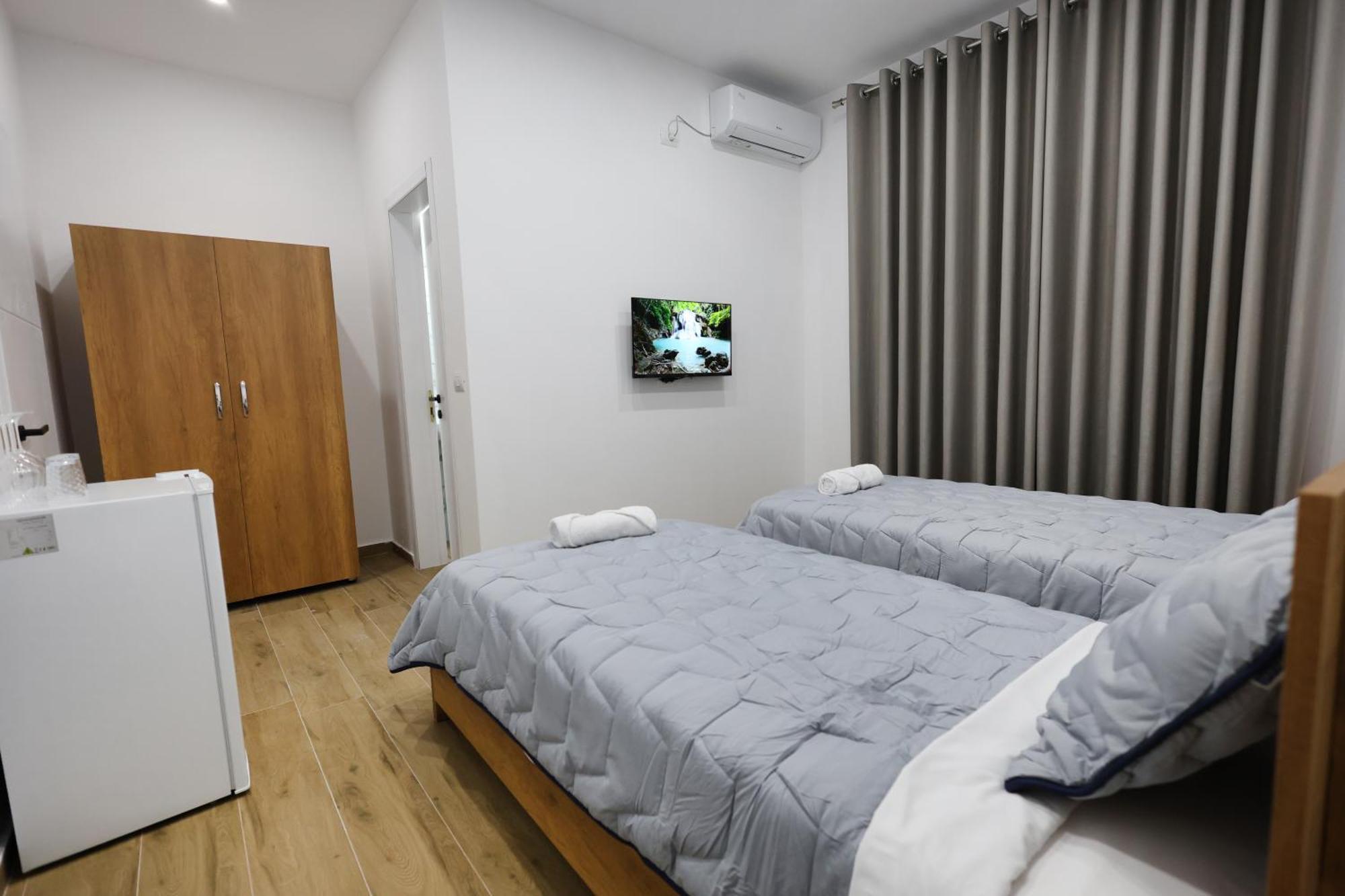Guesthouse Aurel เบราท ภายนอก รูปภาพ