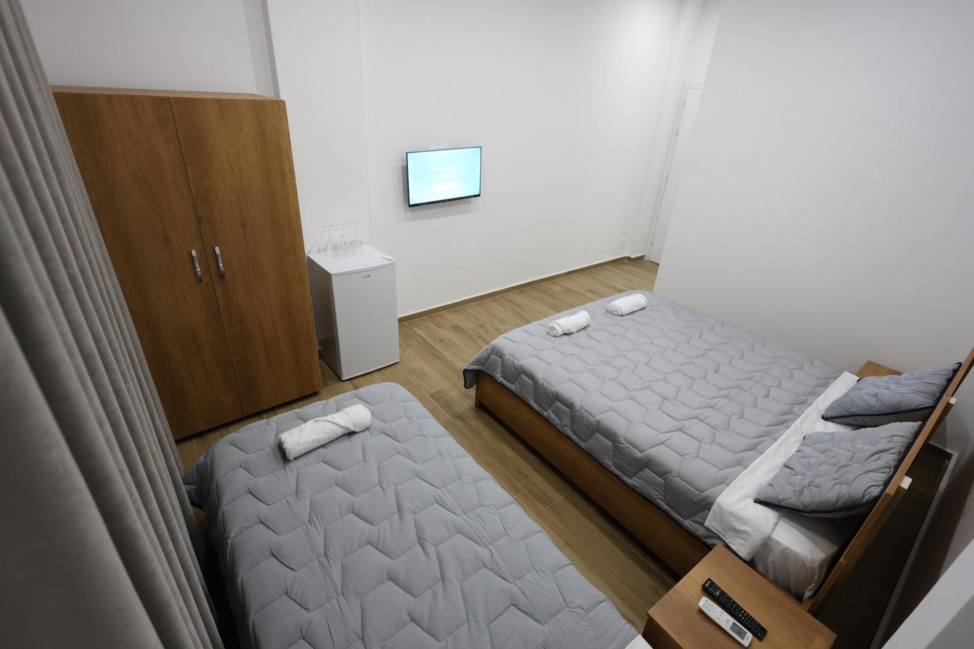 Guesthouse Aurel เบราท ภายนอก รูปภาพ