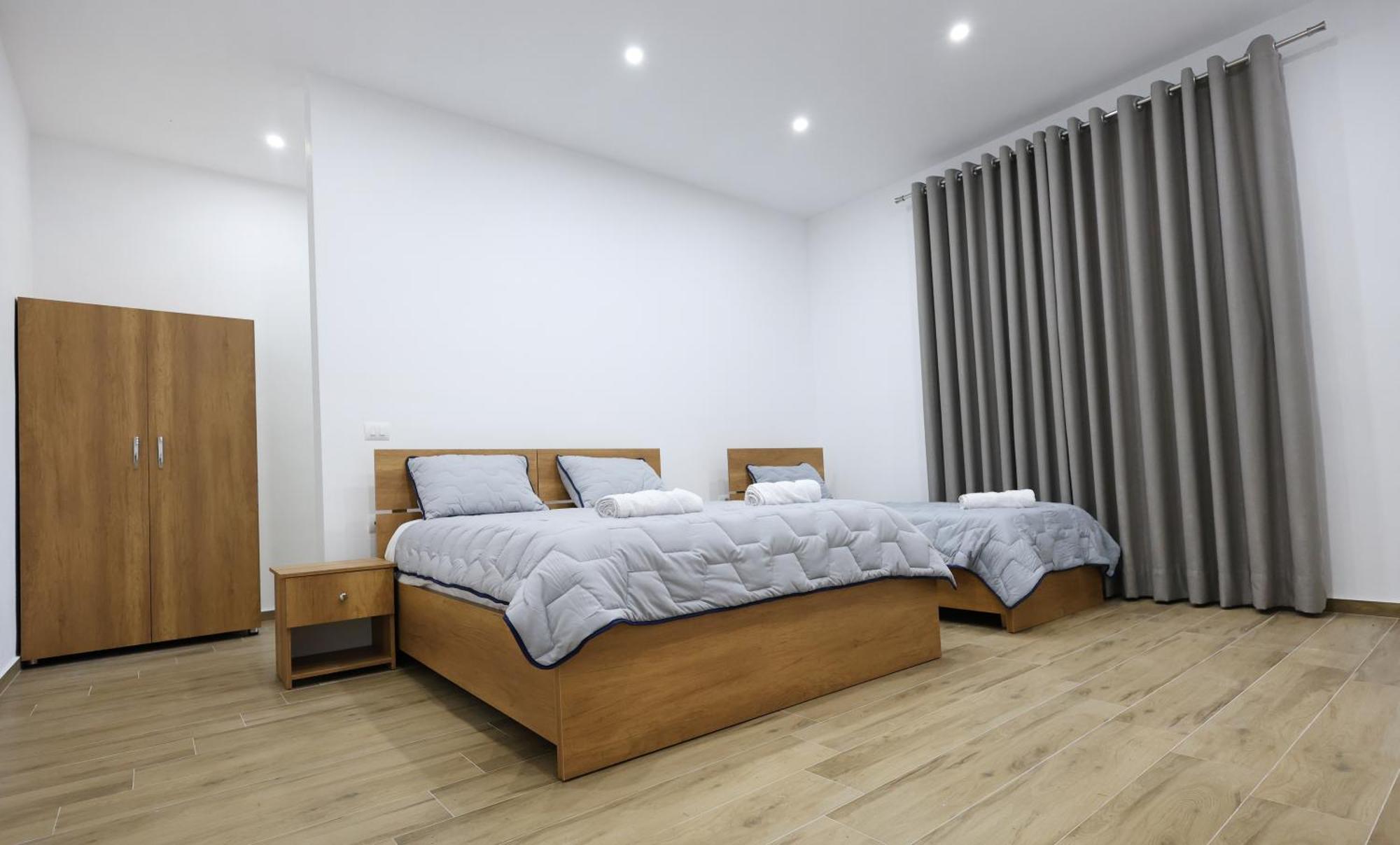 Guesthouse Aurel เบราท ภายนอก รูปภาพ