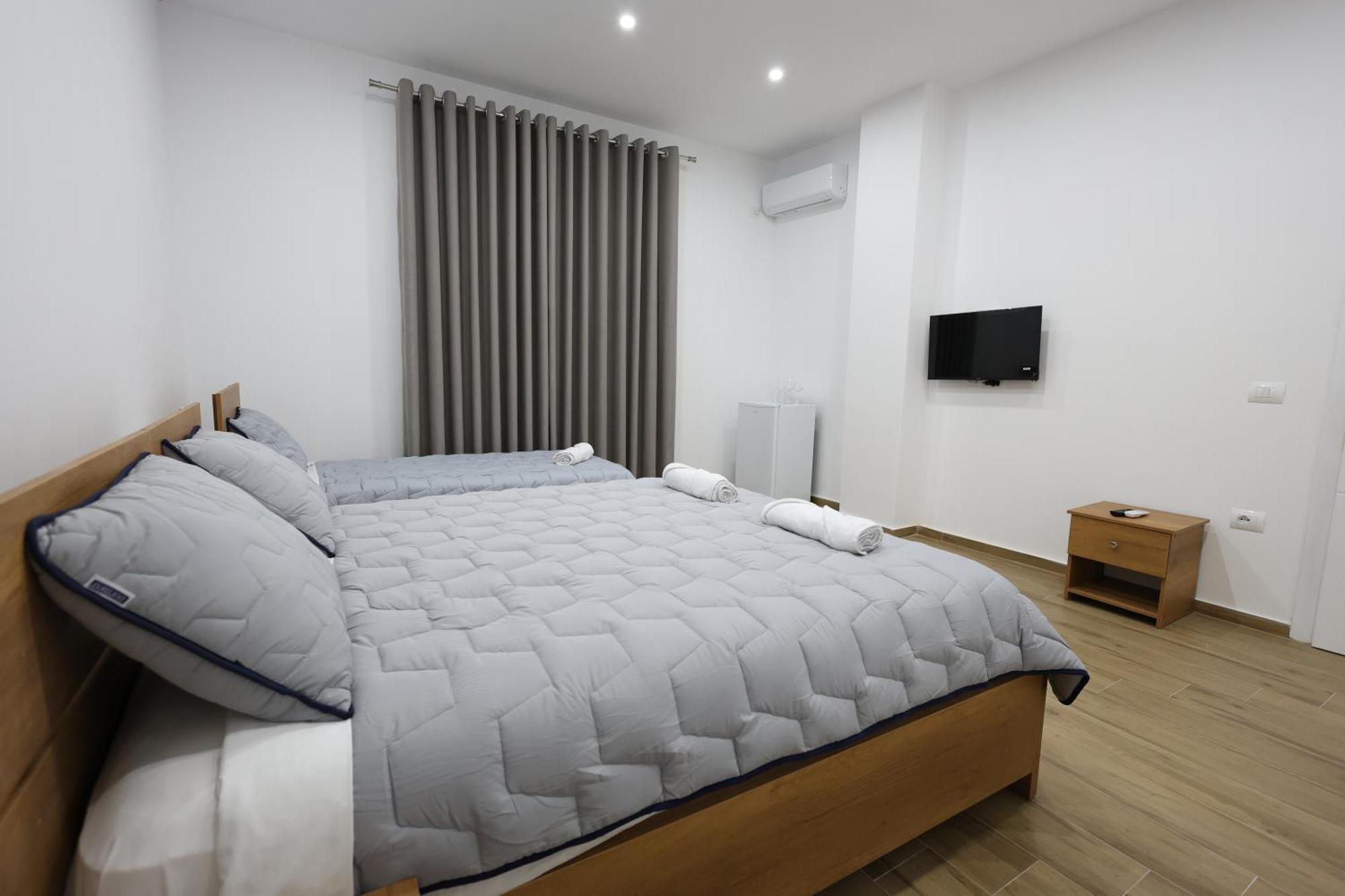 Guesthouse Aurel เบราท ภายนอก รูปภาพ