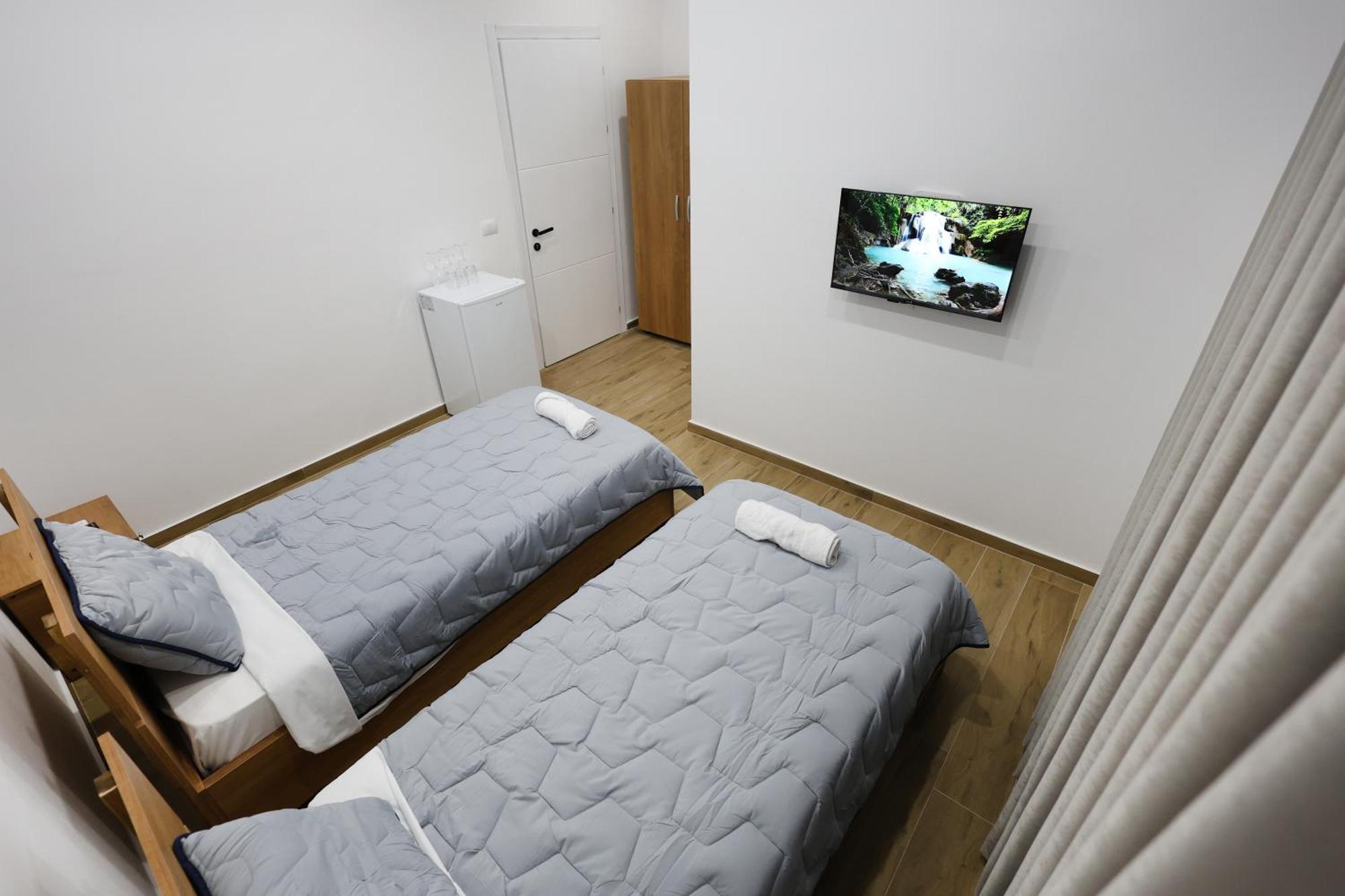 Guesthouse Aurel เบราท ภายนอก รูปภาพ